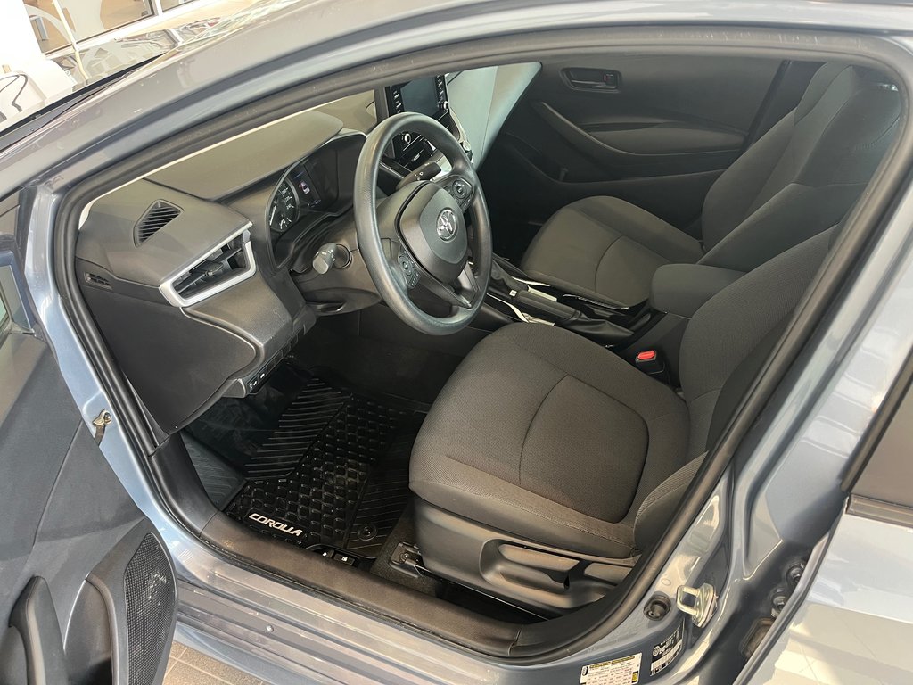 2022 Toyota Corolla LE in Amos, Quebec - 12 - w1024h768px