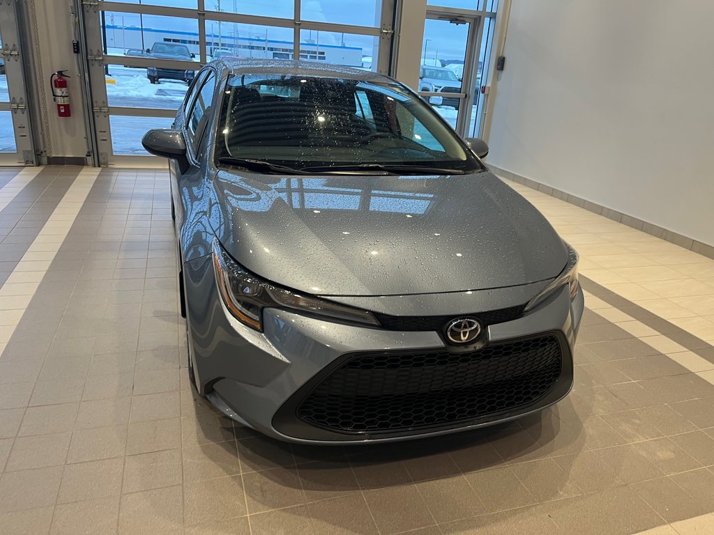 Toyota Corolla le 2022 à Amos, Québec - 2 - w1024h768px