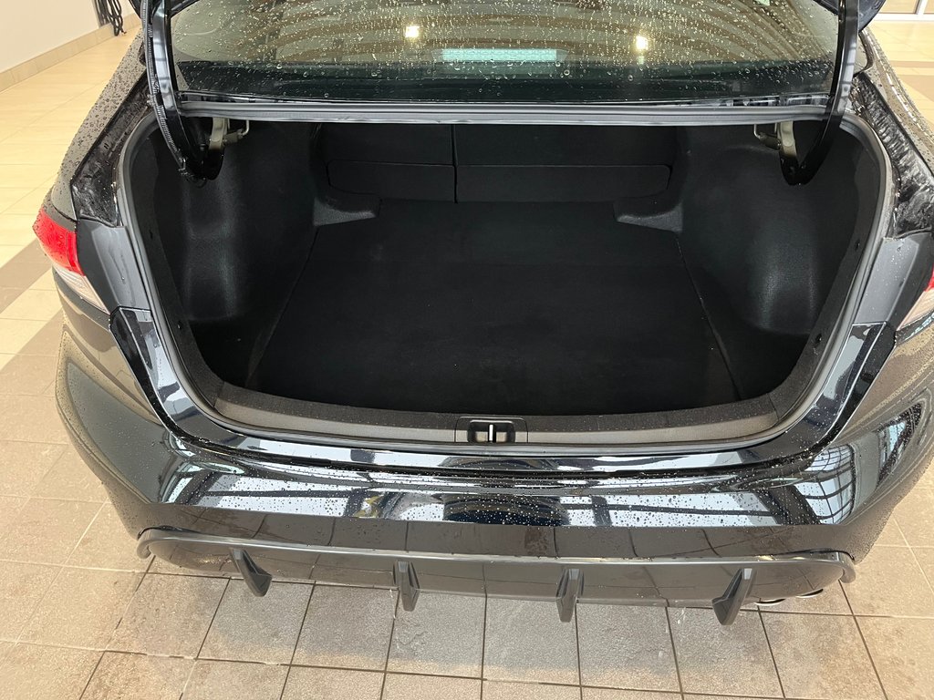 Toyota Corolla se 2024 à Amos, Québec - 16 - w1024h768px