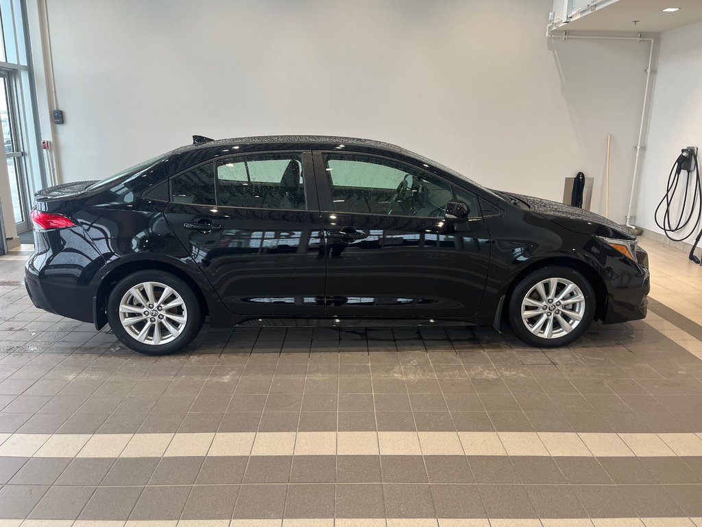 Toyota Corolla se 2024 à Amos, Québec - 2 - w1024h768px