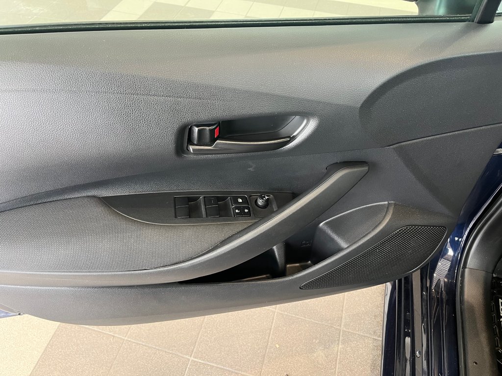 2024 Toyota Corolla LE in Amos, Quebec - 12 - w1024h768px