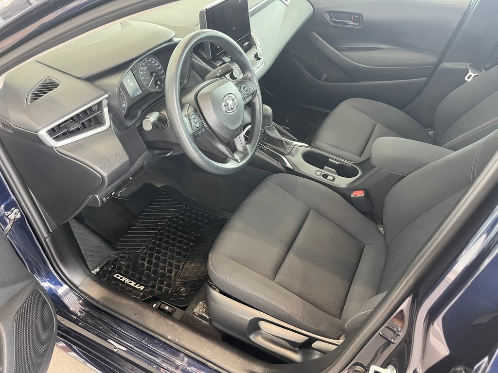 2024 Toyota Corolla LE in Amos, Quebec - 11 - w1024h768px