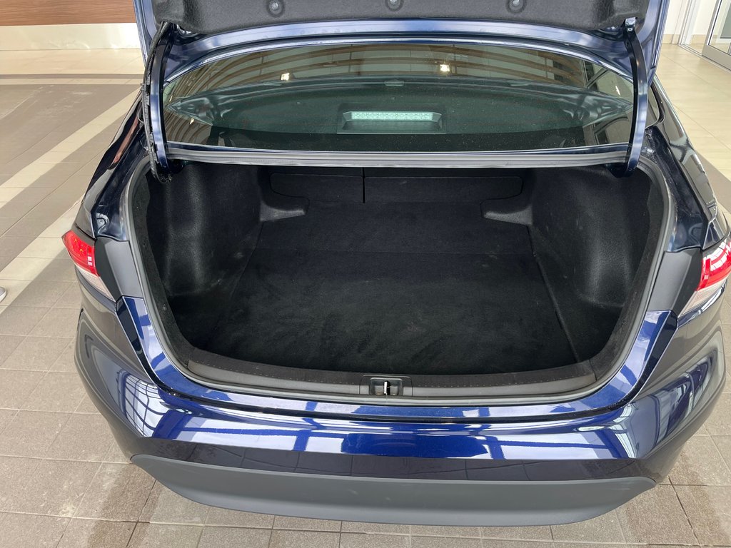 2024 Toyota Corolla LE in Amos, Quebec - 8 - w1024h768px