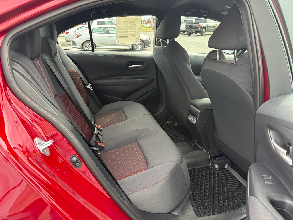 2026 Toyota Corolla SE in Amos, Quebec - 6 - w1024h768px