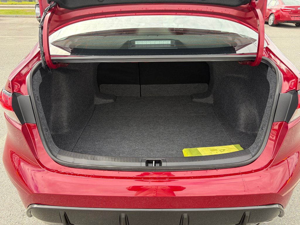 2026 Toyota Corolla SE in Amos, Quebec - 8 - w1024h768px