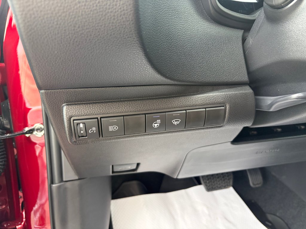 2026 Toyota Corolla SE in Amos, Quebec - 12 - w1024h768px