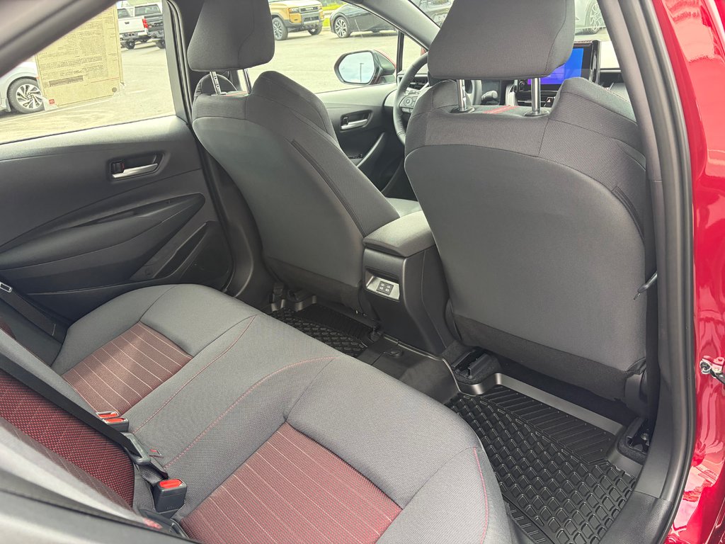 2026 Toyota Corolla SE in Amos, Quebec - 7 - w1024h768px