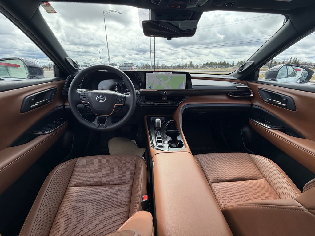 Toyota Crown Signia Limited 2025 à Amos, Québec - 6 - w1024h768px