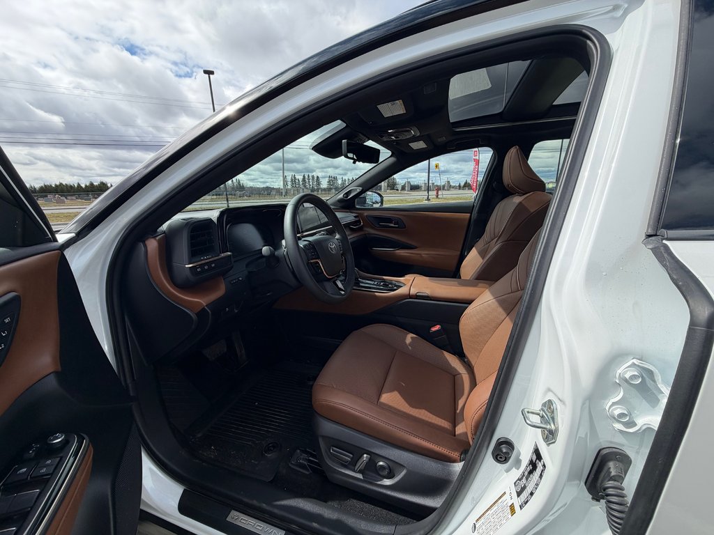 Toyota Crown Signia Limited 2025 à Amos, Québec - 7 - w1024h768px
