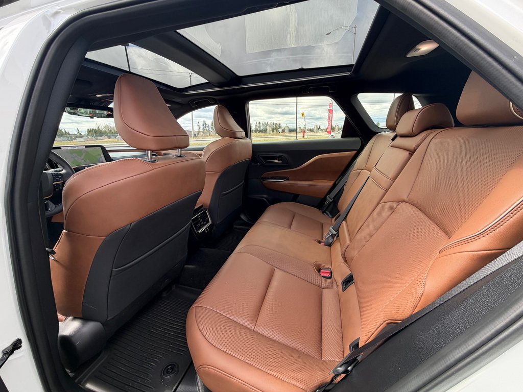 Toyota Crown Signia Limited 2025 à Amos, Québec - 5 - w1024h768px