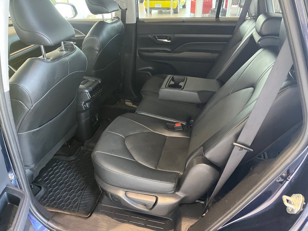 Toyota Grand Highlander XLE 2024 à Amos, Québec - 9 - w1024h768px