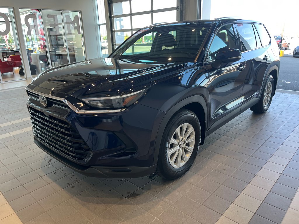 Toyota Grand Highlander XLE 2024 à Amos, Québec - 3 - w1024h768px