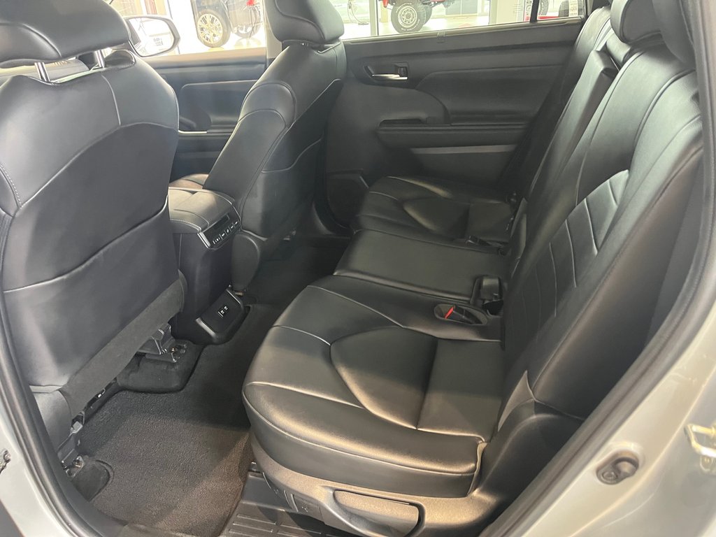 2020 Toyota Highlander XLE in Amos, Quebec - 6 - w1024h768px