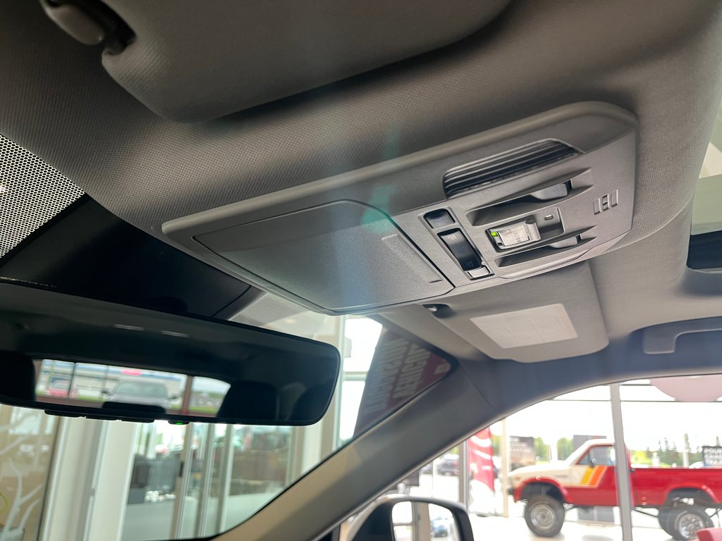 2020 Toyota Highlander XLE in Amos, Quebec - 18 - w1024h768px