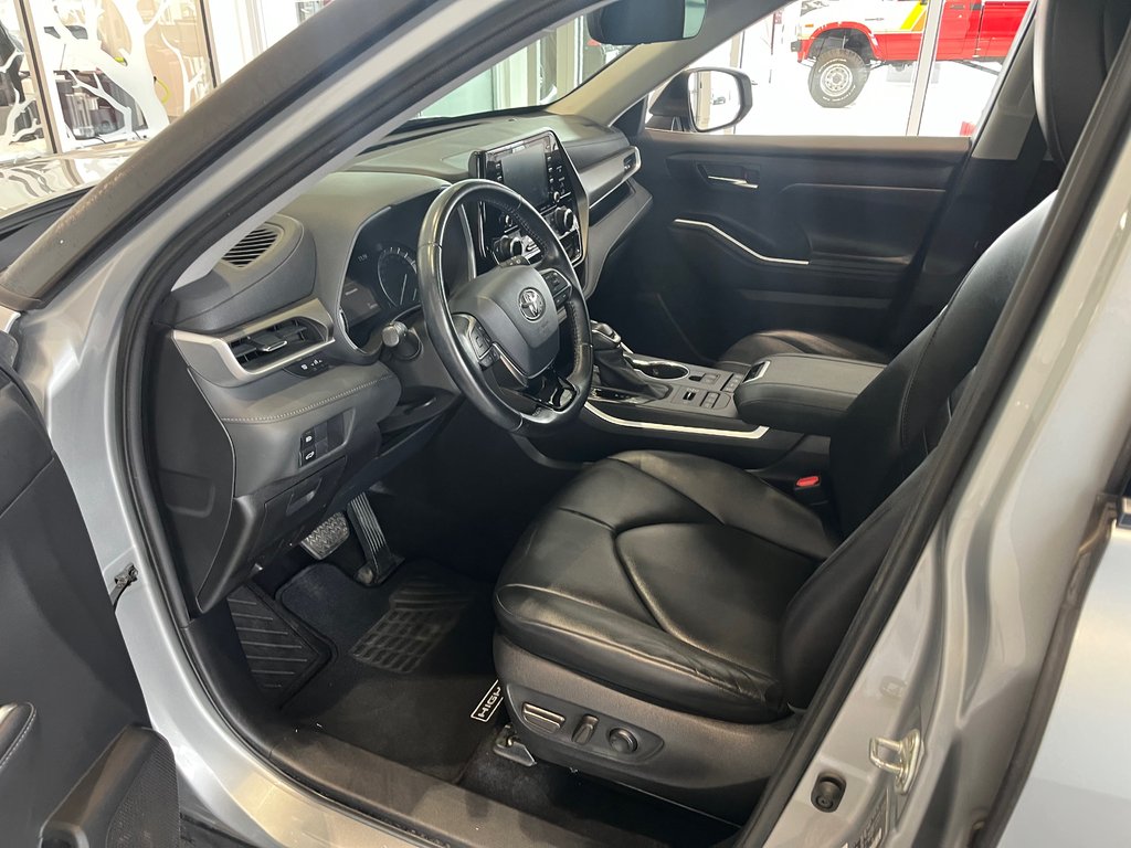 2020 Toyota Highlander XLE in Amos, Quebec - 9 - w1024h768px