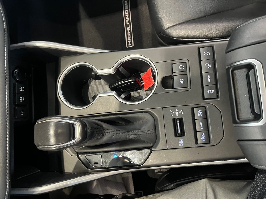 2020 Toyota Highlander XLE in Amos, Quebec - 16 - w1024h768px
