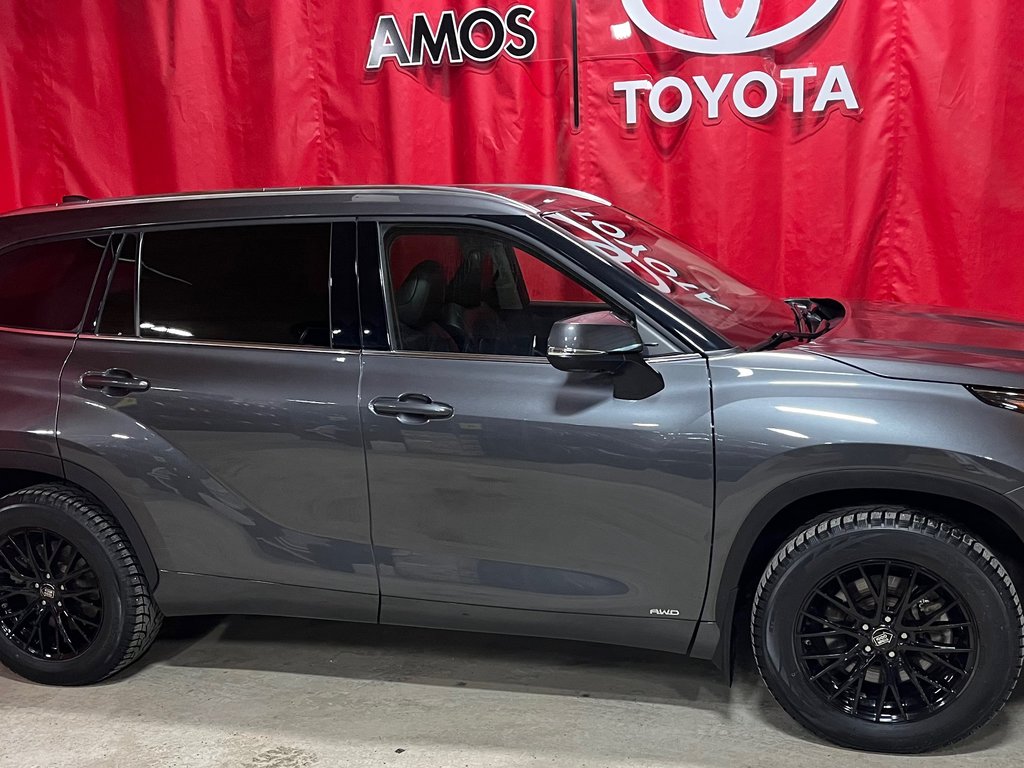 Toyota Highlander  2022 à Amos, Québec - 3 - w1024h768px