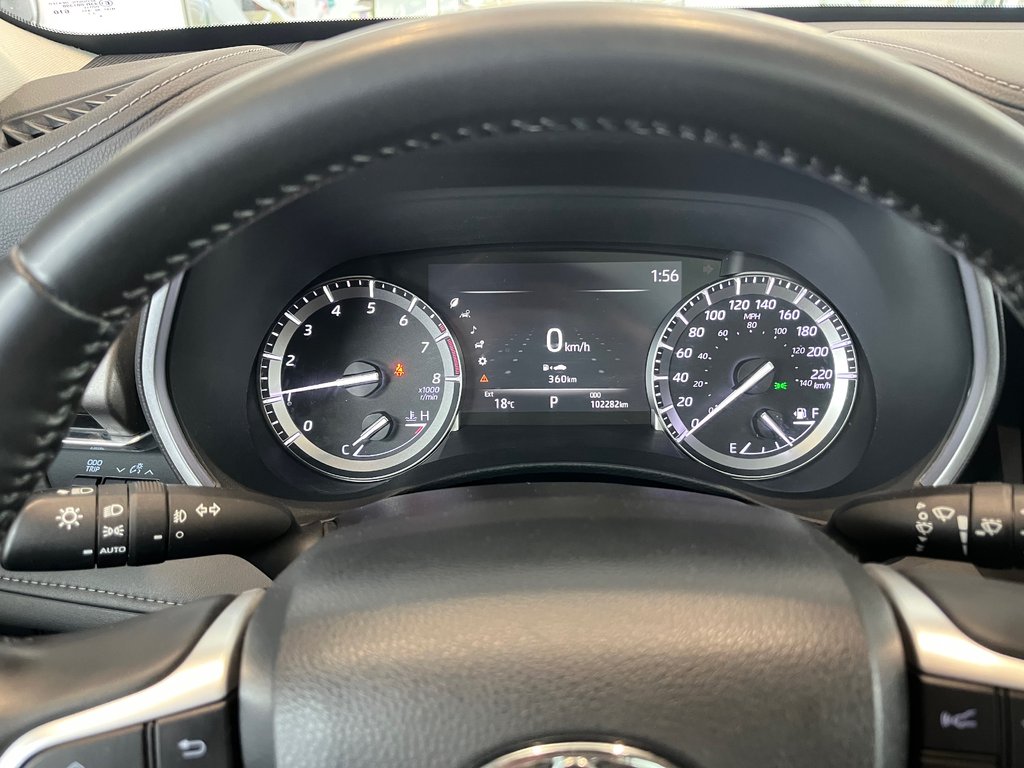 2022 Toyota Highlander Limited in Amos, Quebec - 8 - w1024h768px
