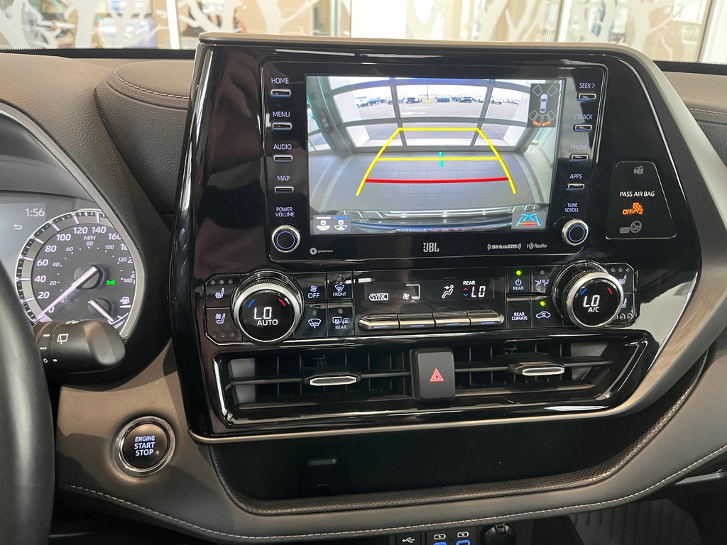 2022 Toyota Highlander Limited in Amos, Quebec - 11 - w1024h768px