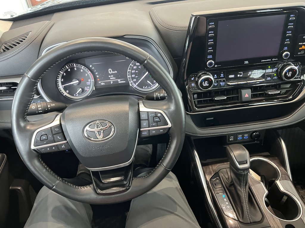 2022 Toyota Highlander Limited in Amos, Quebec - 9 - w1024h768px