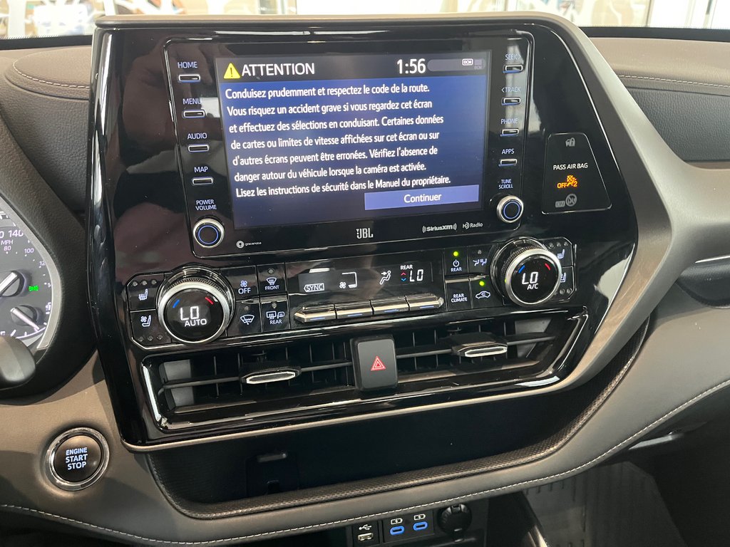2022 Toyota Highlander Limited in Amos, Quebec - 10 - w1024h768px