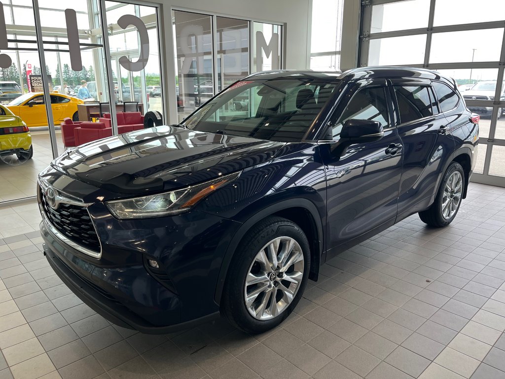 2022 Toyota Highlander Limited in Amos, Quebec - 3 - w1024h768px