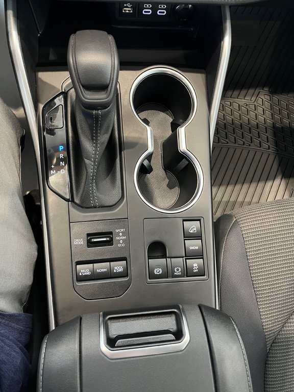 Toyota Highlander LE 2023 à Amos, Québec - 20 - w1024h768px