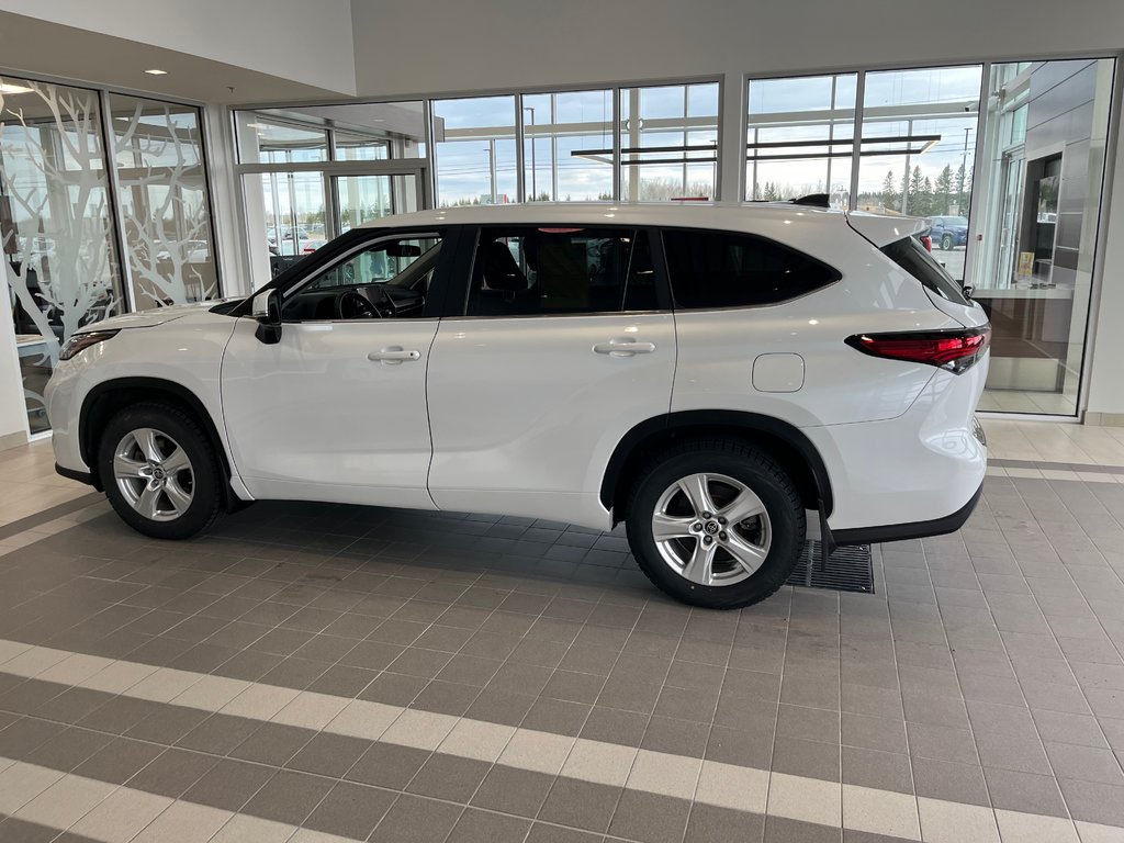Toyota Highlander LE 2023 à Amos, Québec - 7 - w1024h768px