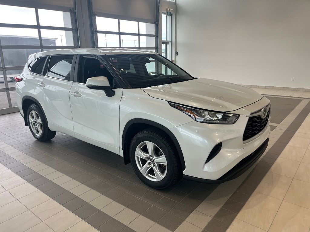 Toyota Highlander LE 2023 à Amos, Québec - 1 - w1024h768px