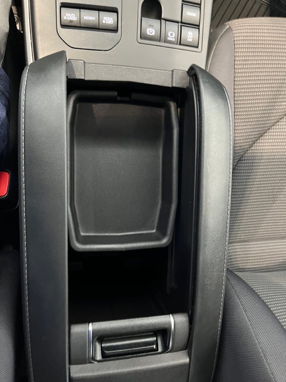 Toyota Highlander LE 2023 à Amos, Québec - 21 - w1024h768px
