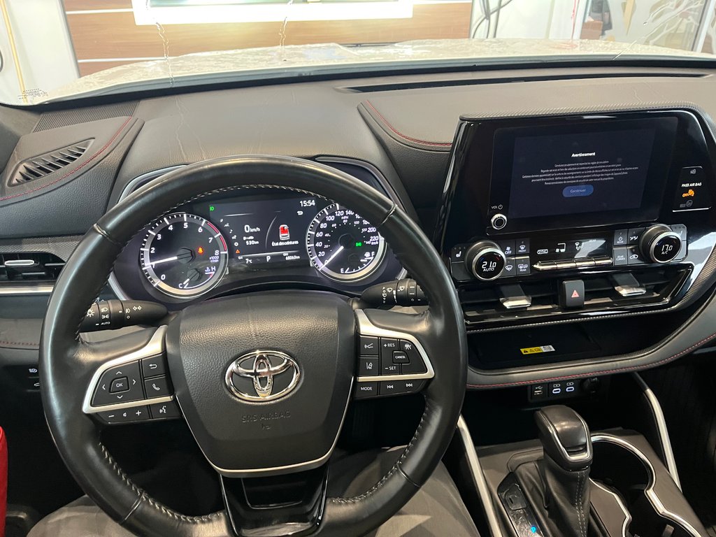 2023 Toyota Highlander Xse in Amos, Quebec - 19 - w1024h768px