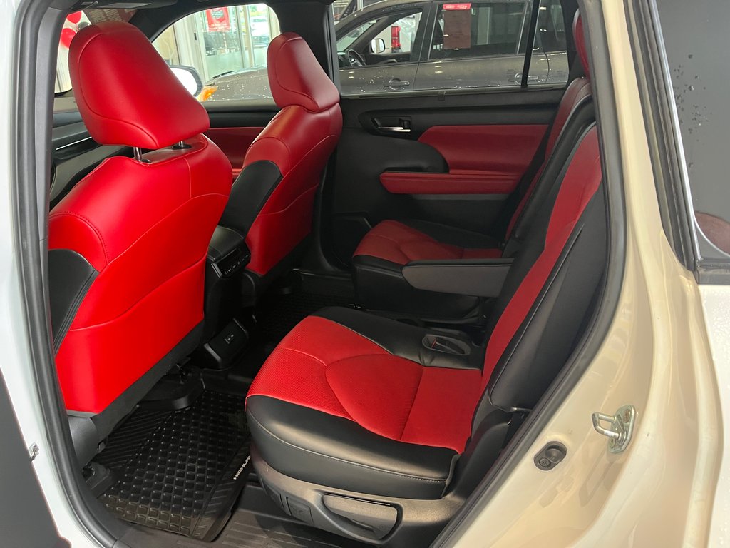 2023 Toyota Highlander Xse in Amos, Quebec - 11 - w1024h768px