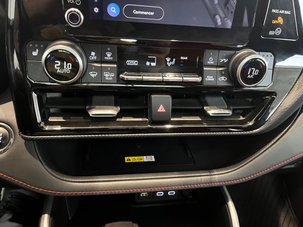 2023 Toyota Highlander Xse in Amos, Quebec - 22 - w1024h768px