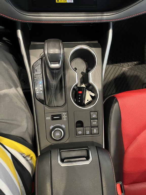 2023 Toyota Highlander Xse in Amos, Quebec - 23 - w1024h768px