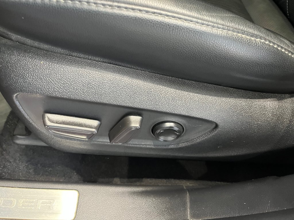 Toyota Highlander Hybrid Limited PLATINUM 2023 à Amos, Québec - 16 - w1024h768px