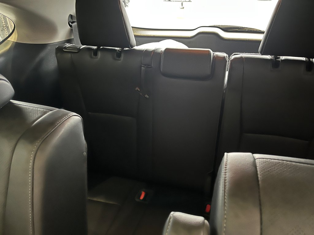 Toyota Highlander Hybrid Limited PLATINUM 2023 à Amos, Québec - 14 - w1024h768px