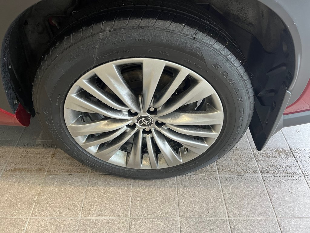 Toyota Highlander Hybrid Limited PLATINUM 2023 à Amos, Québec - 12 - w1024h768px