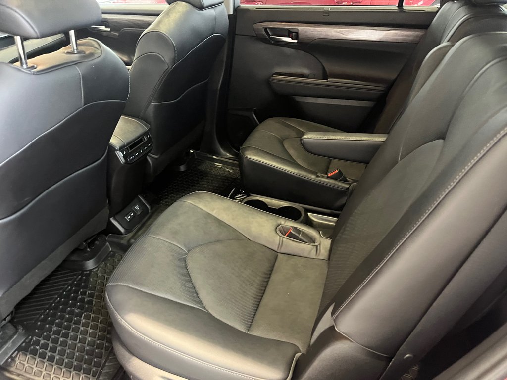 Toyota Highlander Hybrid Limited PLATINUM 2023 à Amos, Québec - 13 - w1024h768px