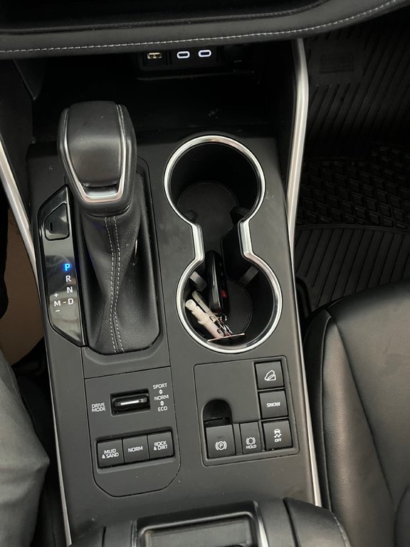 Toyota Highlander Xle 2023 à Amos, Québec - 16 - w1024h768px