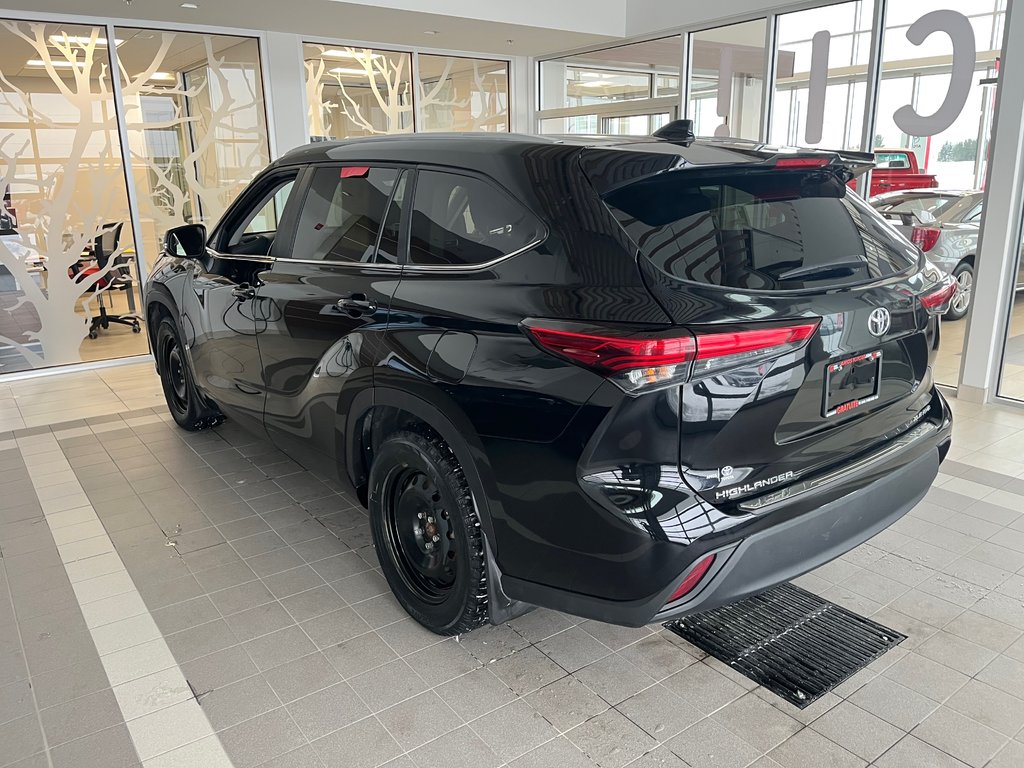 Toyota Highlander Xle 2023 à Amos, Québec - 3 - w1024h768px