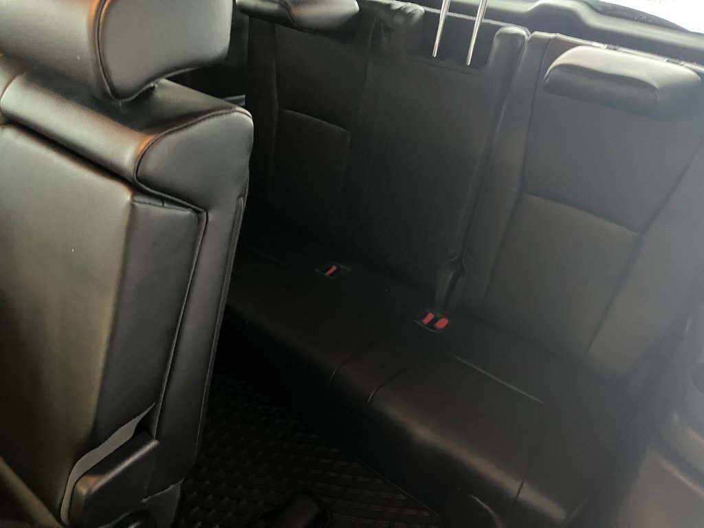 Toyota Highlander Xle 2023 à Amos, Québec - 9 - w1024h768px