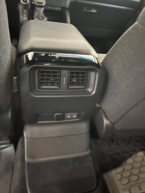 2024 Toyota Land Cruiser 1958 in Amos, Quebec - 11 - w1024h768px