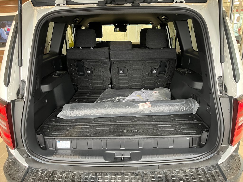 2024 Toyota Land Cruiser 1958 in Amos, Quebec - 9 - w1024h768px