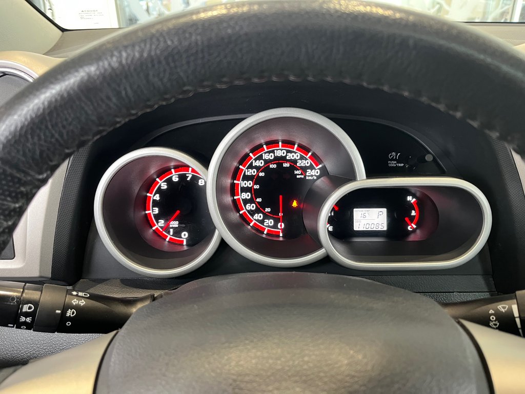 2013 Toyota Matrix SE AWD in Amos, Quebec - 13 - w1024h768px