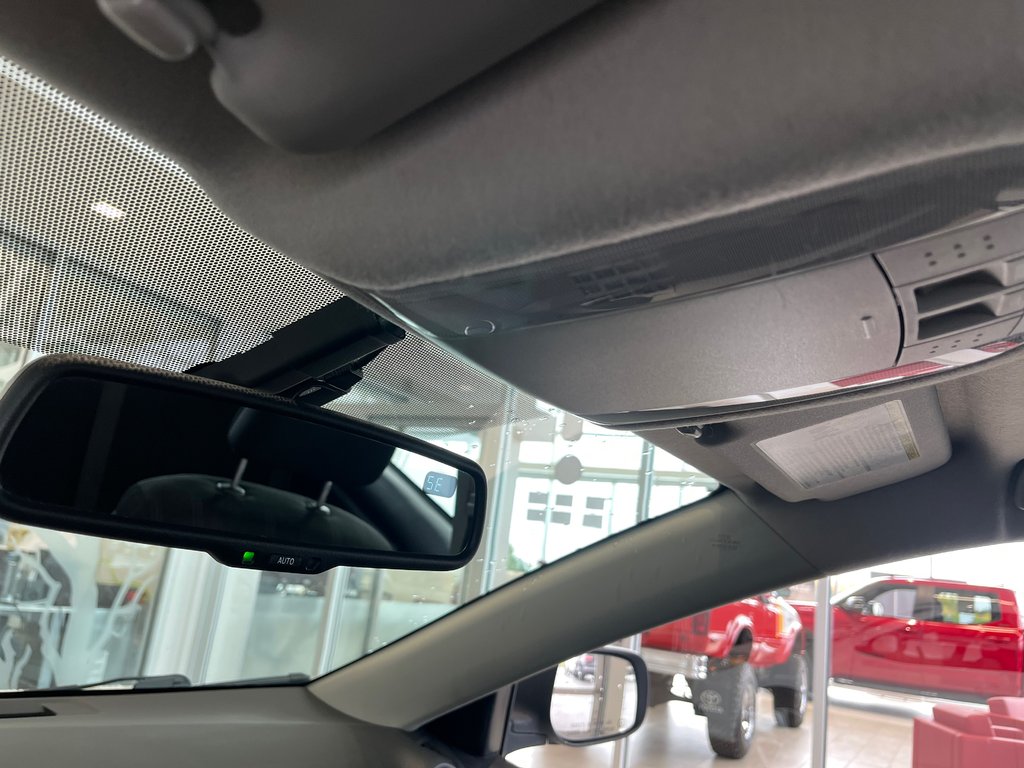 2013 Toyota Matrix SE AWD in Amos, Quebec - 17 - w1024h768px