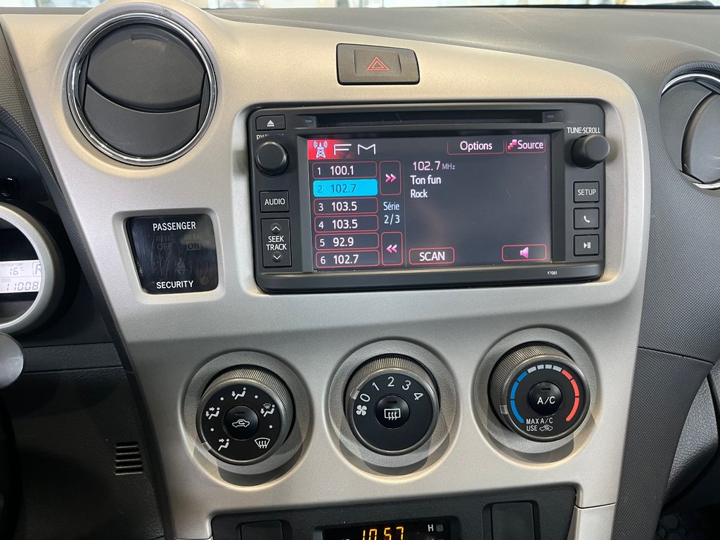 2013 Toyota Matrix SE AWD in Amos, Quebec - 15 - w1024h768px