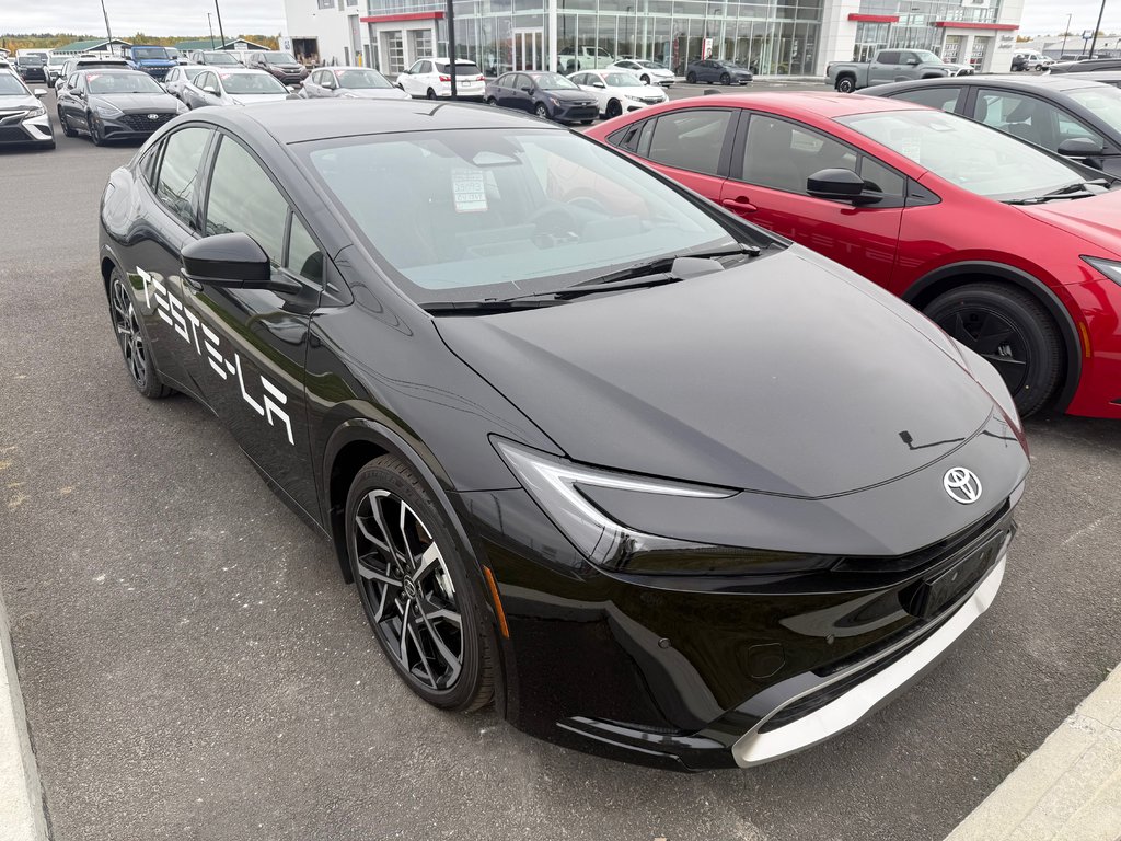 Toyota Prius Plug-in Hybrid XSE 2025 à Amos, Québec - 4 - w1024h768px