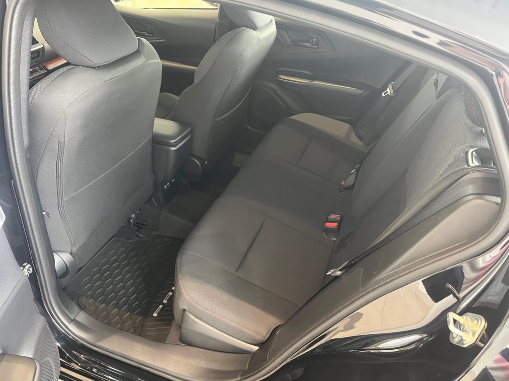 2025 Toyota Prius Plug-In Hybrid SE in Amos, Quebec - 8 - w1024h768px