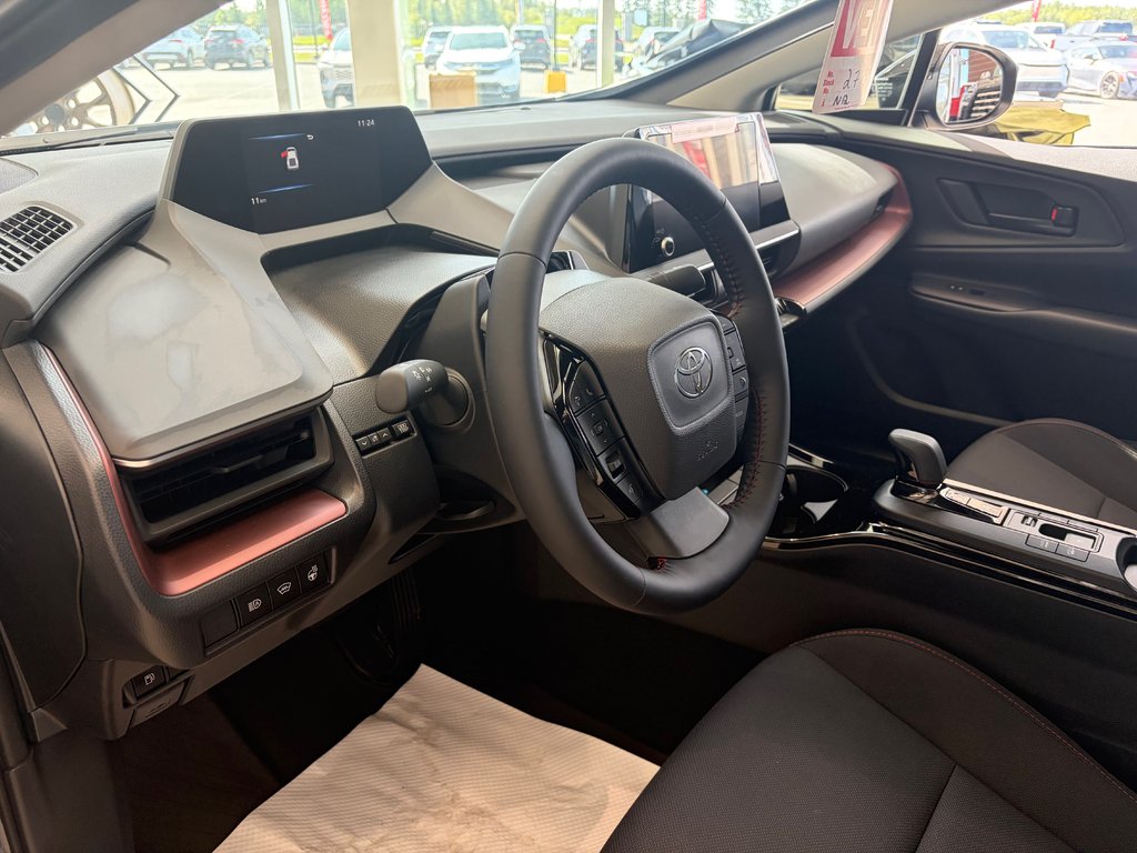 Toyota Prius Plug-in Hybrid SE 2027 à Amos, Québec - 7 - w1024h768px
