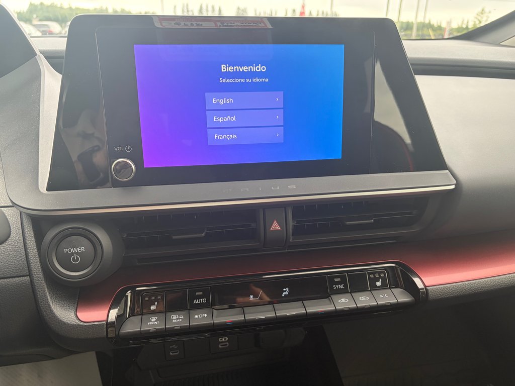 2027 Toyota Prius Plug-in Hybrid SE in Amos, Quebec - 17 - w1024h768px